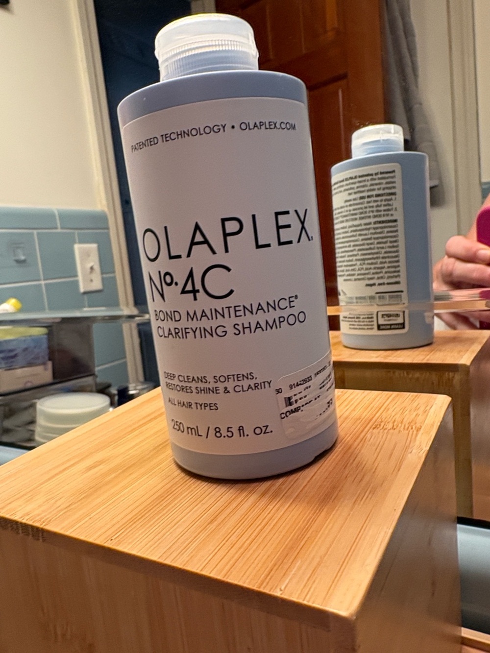 OLAPLEX No.4C Bond Maintenance Clarifying Shampoo